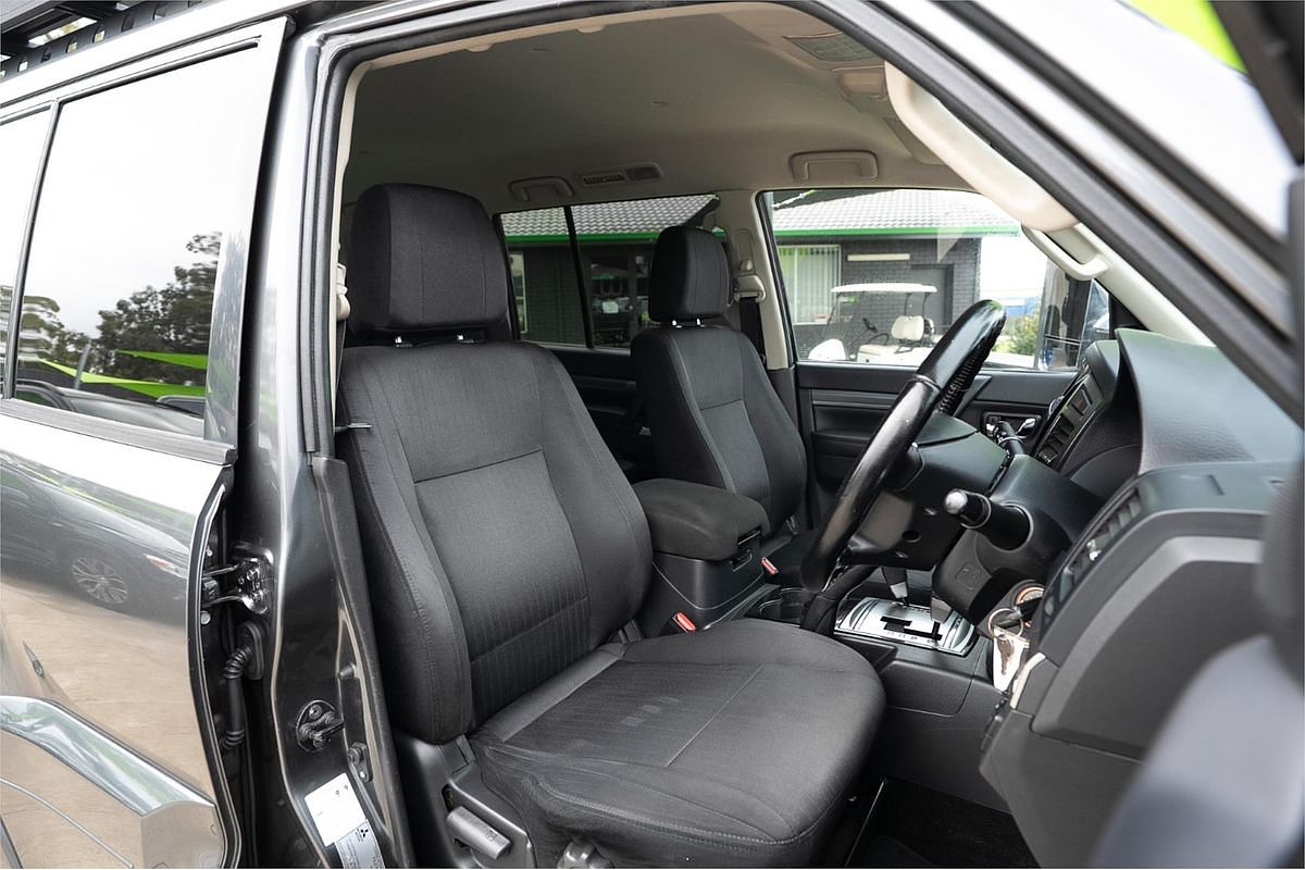 2017 Mitsubishi Pajero GLX NX
