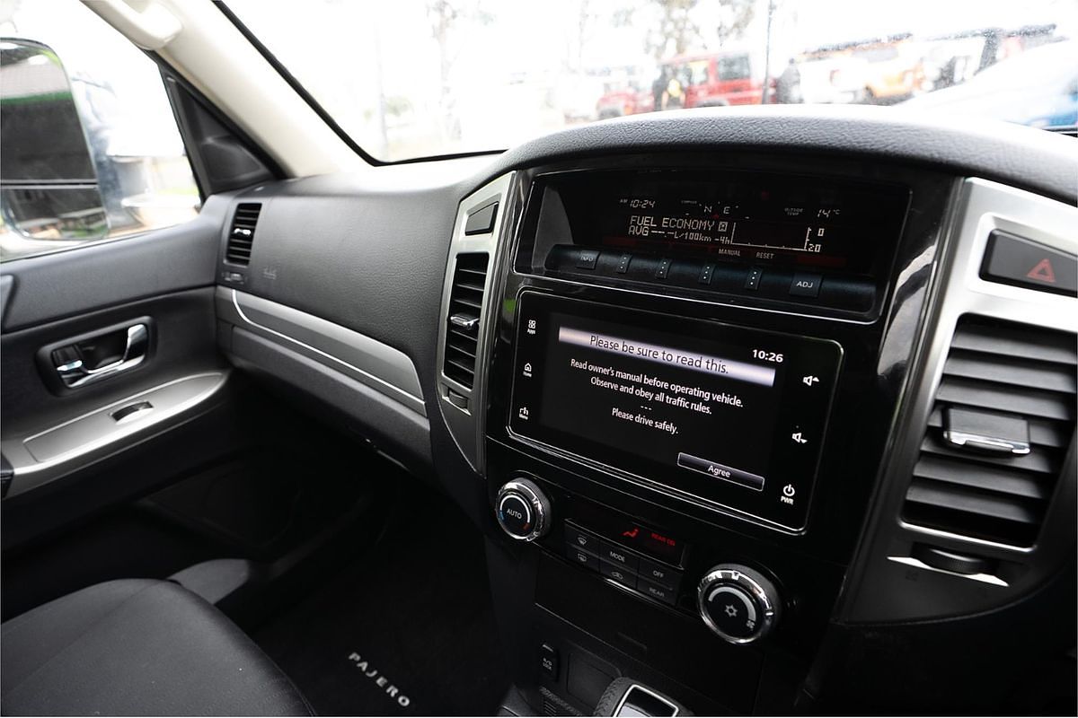 2017 Mitsubishi Pajero GLX NX