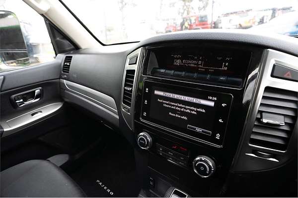2017 Mitsubishi Pajero GLX NX