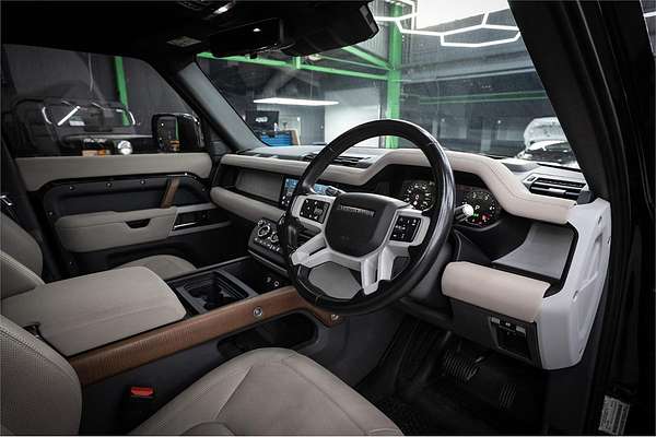 2021 Land Rover Defender 110 D300 SE L663