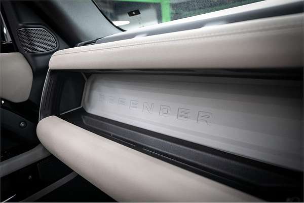 2021 Land Rover Defender 110 D300 SE L663