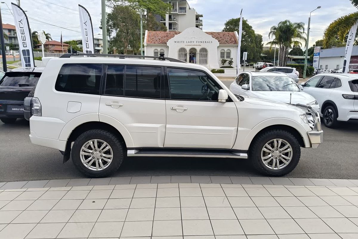 2014 Mitsubishi Pajero VR-X NW