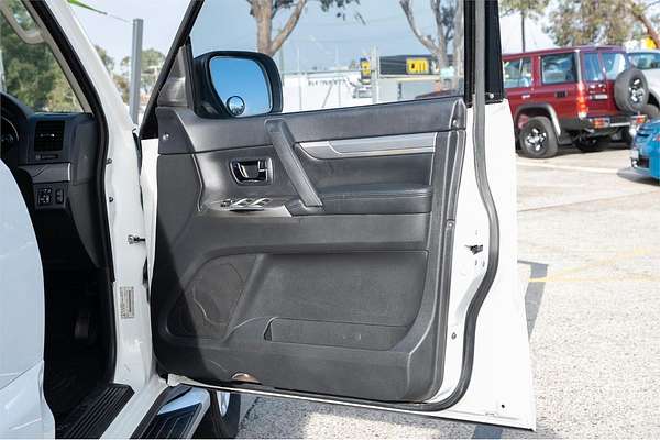 2015 Mitsubishi Pajero GLS NX