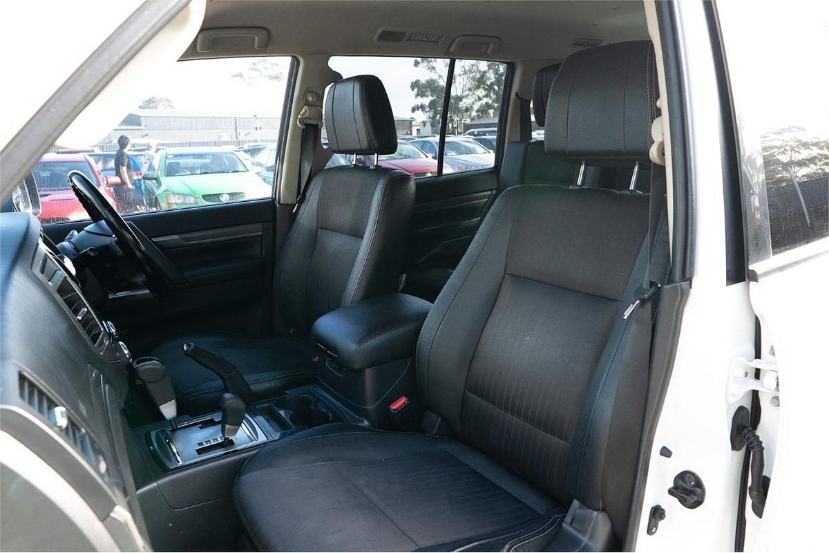 2015 Mitsubishi Pajero GLS NX