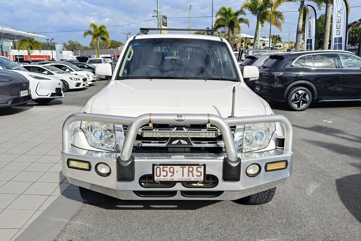 2014 Mitsubishi Pajero VR-X NW