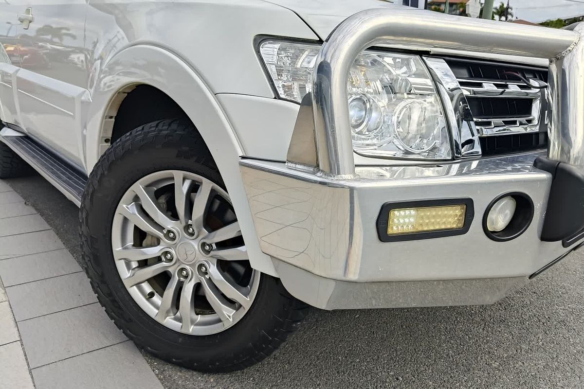2014 Mitsubishi Pajero VR-X NW