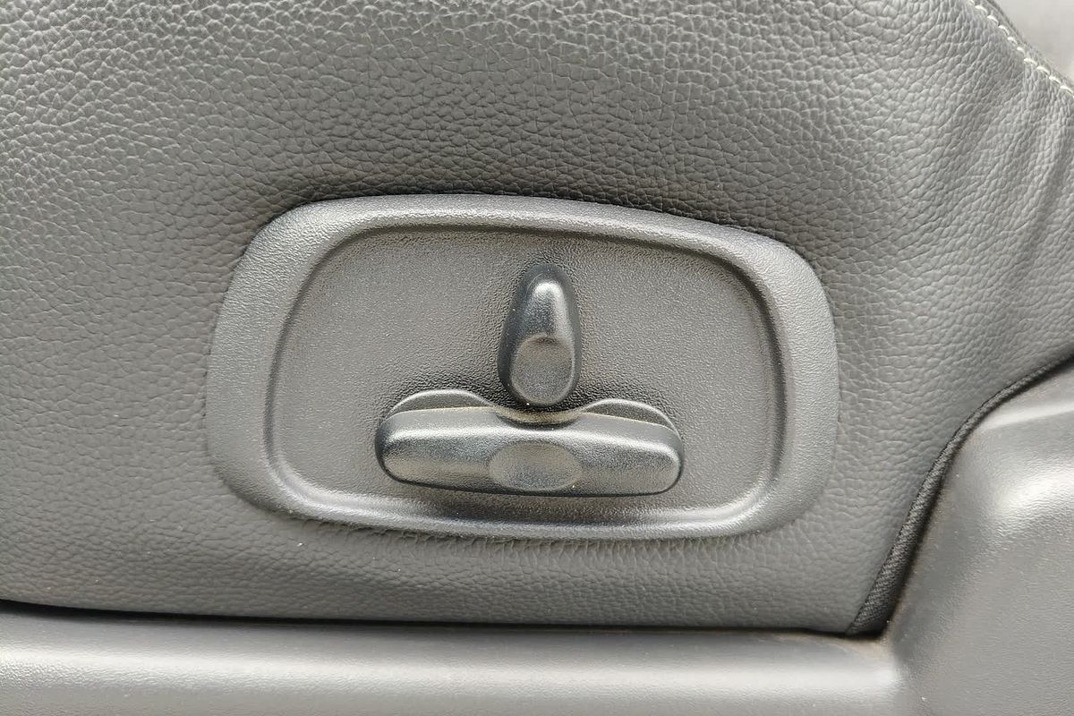 2014 Mitsubishi Pajero VR-X NW