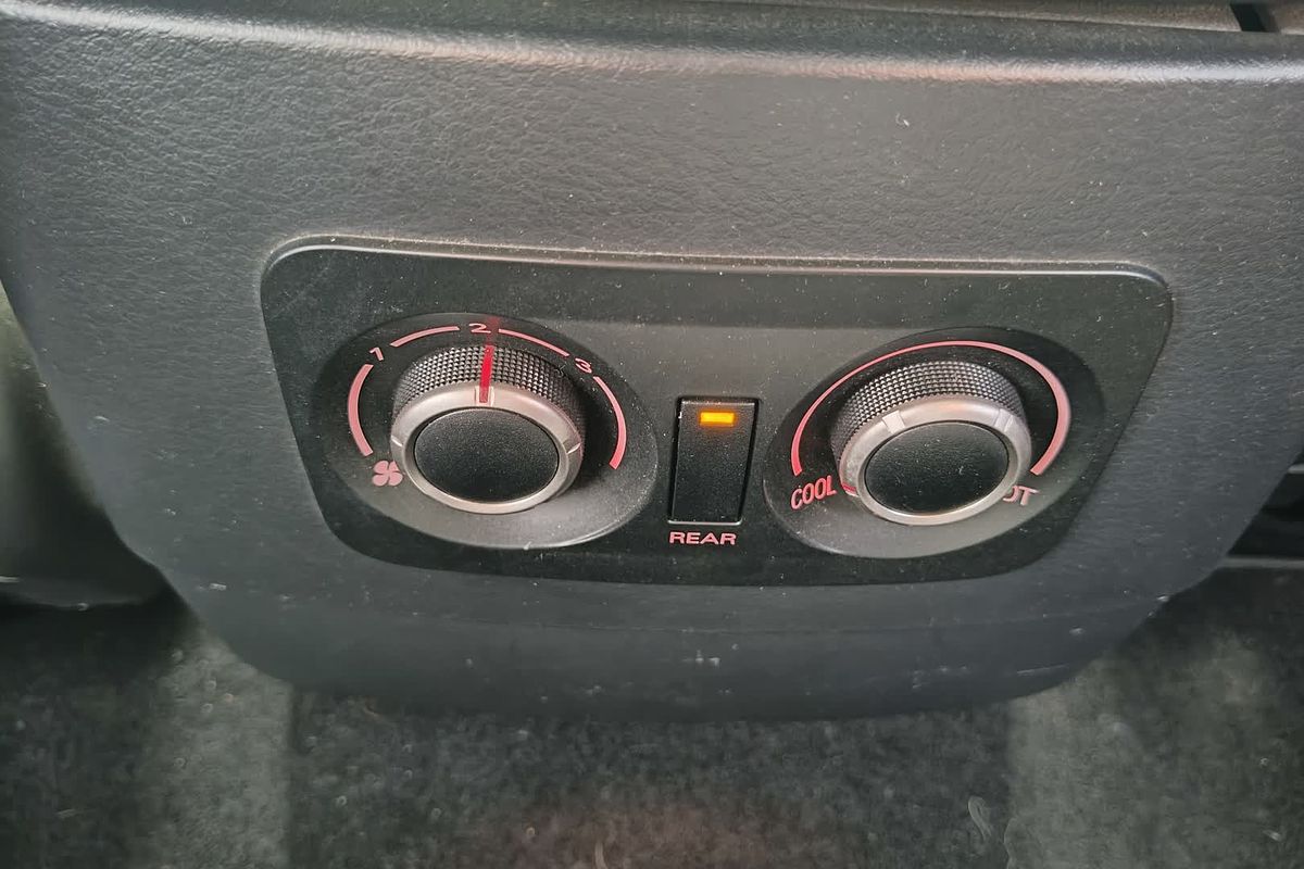 2014 Mitsubishi Pajero VR-X NW