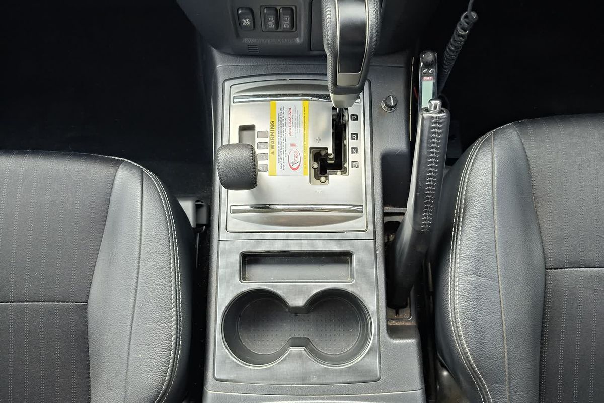 2014 Mitsubishi Pajero VR-X NW