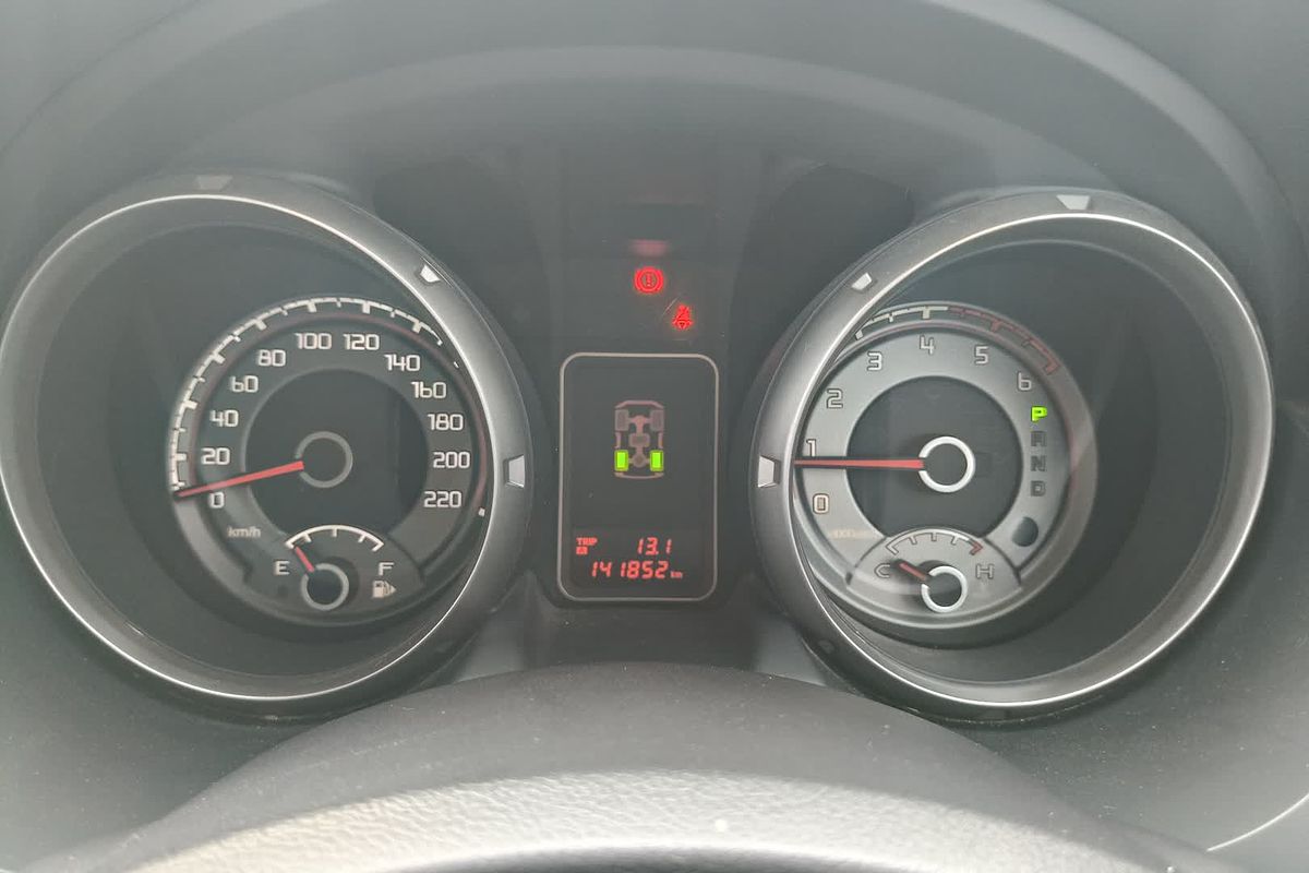 2014 Mitsubishi Pajero VR-X NW