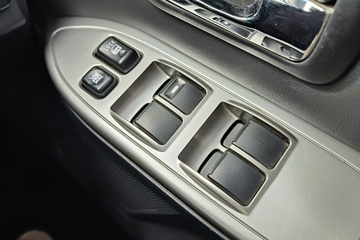 2014 Mitsubishi Pajero VR-X NW