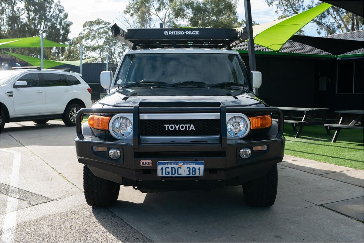 2011 Toyota FJ Cruiser GSJ15R