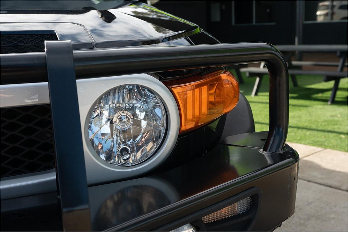 2011 Toyota FJ Cruiser GSJ15R