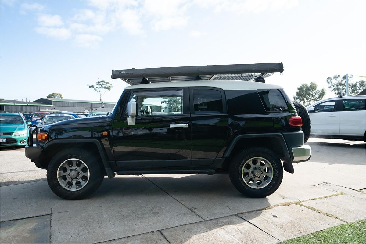 2011 Toyota FJ Cruiser GSJ15R