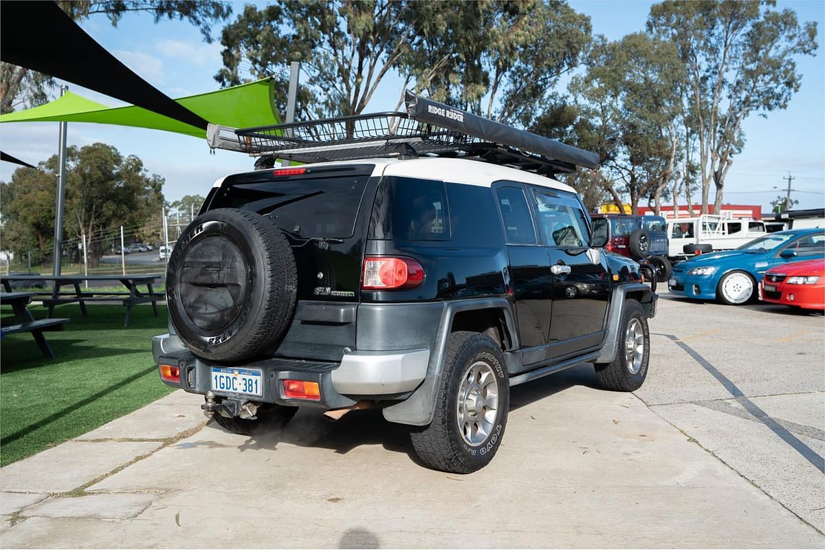 2011 Toyota FJ Cruiser GSJ15R