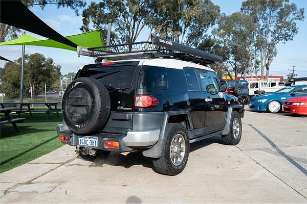 2011 Toyota FJ Cruiser GSJ15R