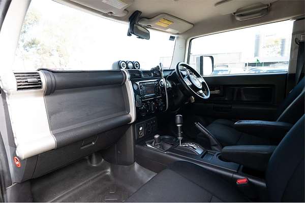 2011 Toyota FJ Cruiser GSJ15R