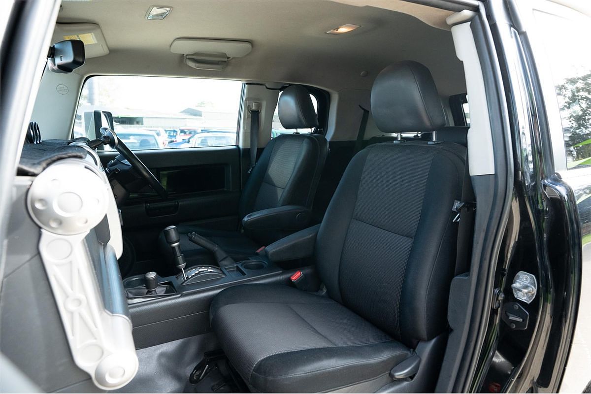 2011 Toyota FJ Cruiser GSJ15R