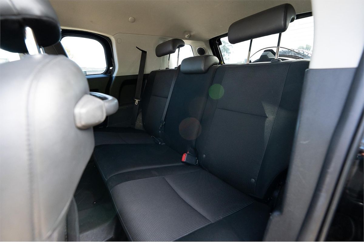 2011 Toyota FJ Cruiser GSJ15R