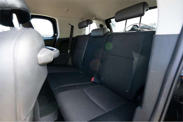 2011 Toyota FJ Cruiser GSJ15R