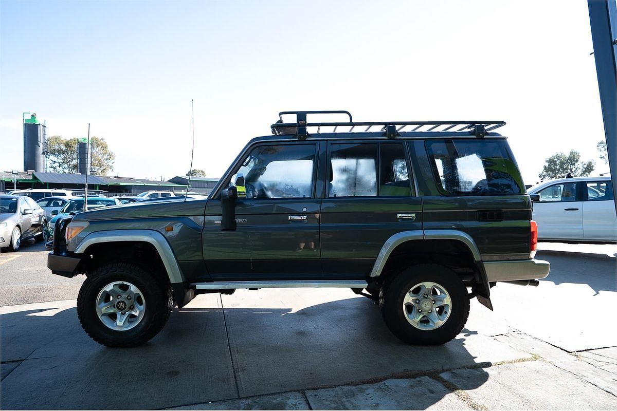 2014 Toyota Landcruiser GXL VDJ76R