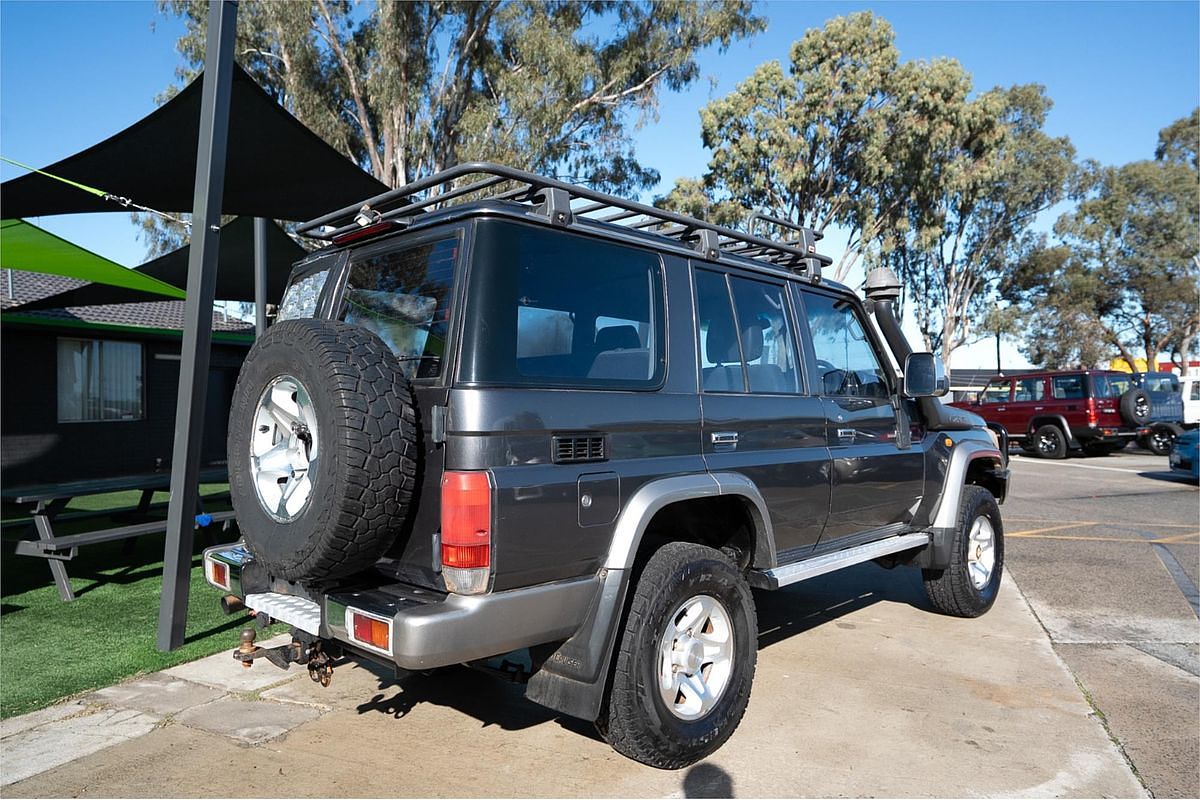 2014 Toyota Landcruiser GXL VDJ76R