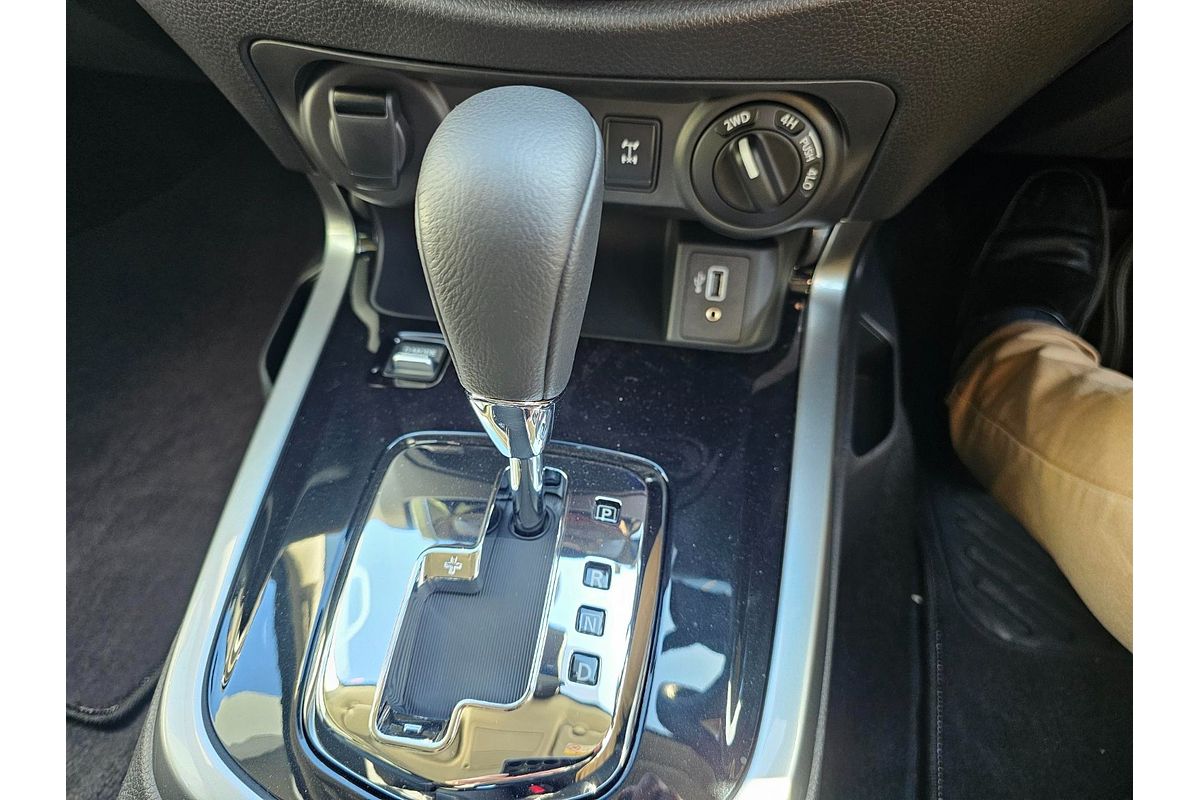 2025 Nissan Navara ST-X D23 4X4