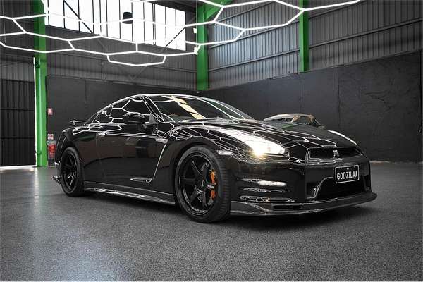 2016 Nissan GT-R Premium R35