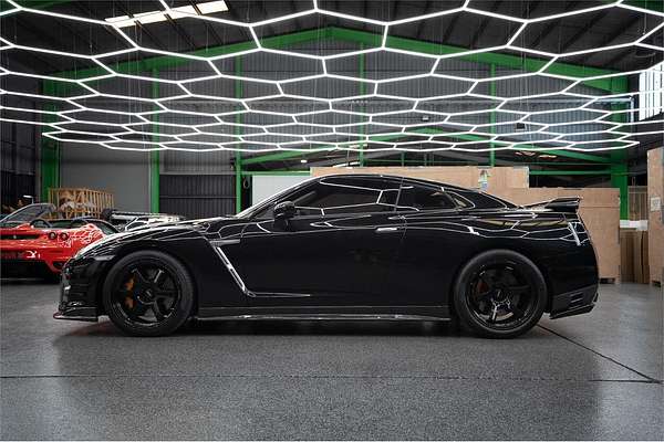 2016 Nissan GT-R Premium R35