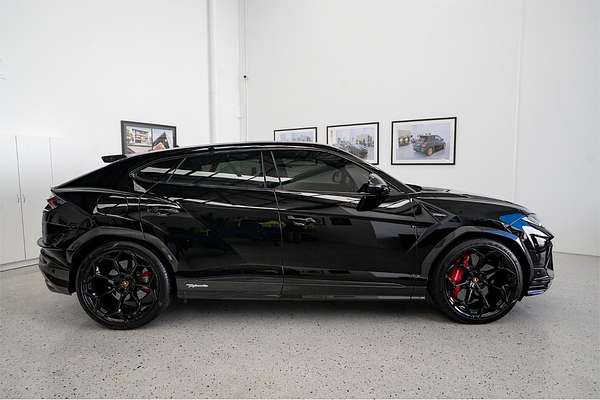 2022 Lamborghini Urus 636