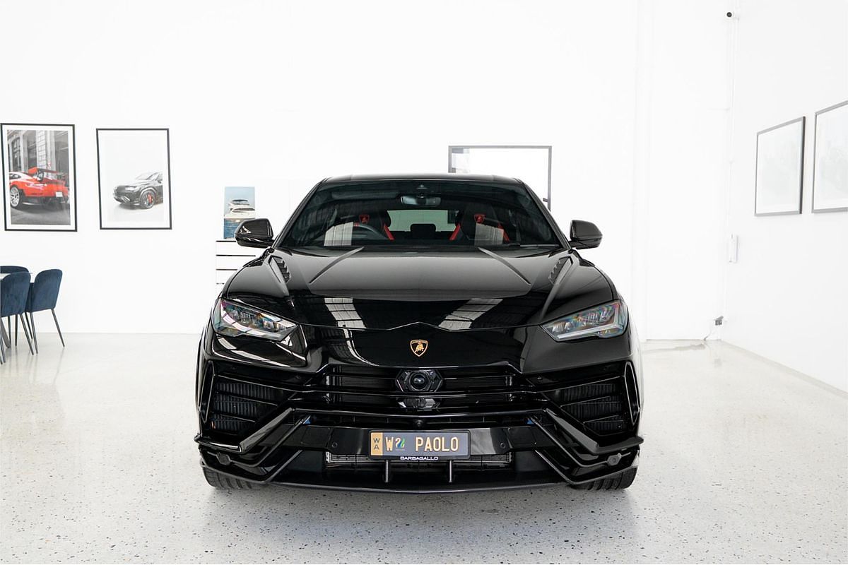2022 Lamborghini Urus 636