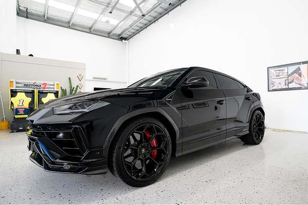 2022 Lamborghini Urus 636