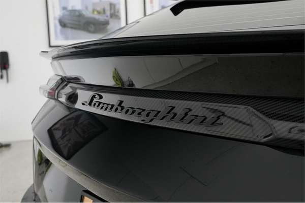 2022 Lamborghini Urus 636
