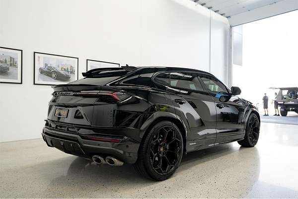 2022 Lamborghini Urus 636