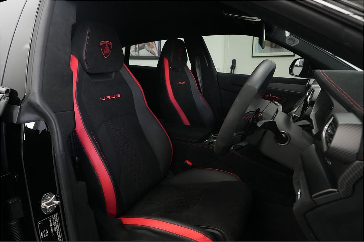 2022 Lamborghini Urus 636