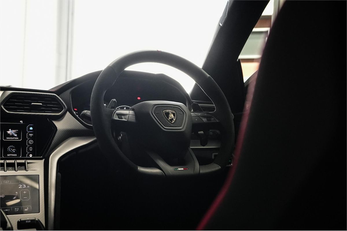 2022 Lamborghini Urus 636