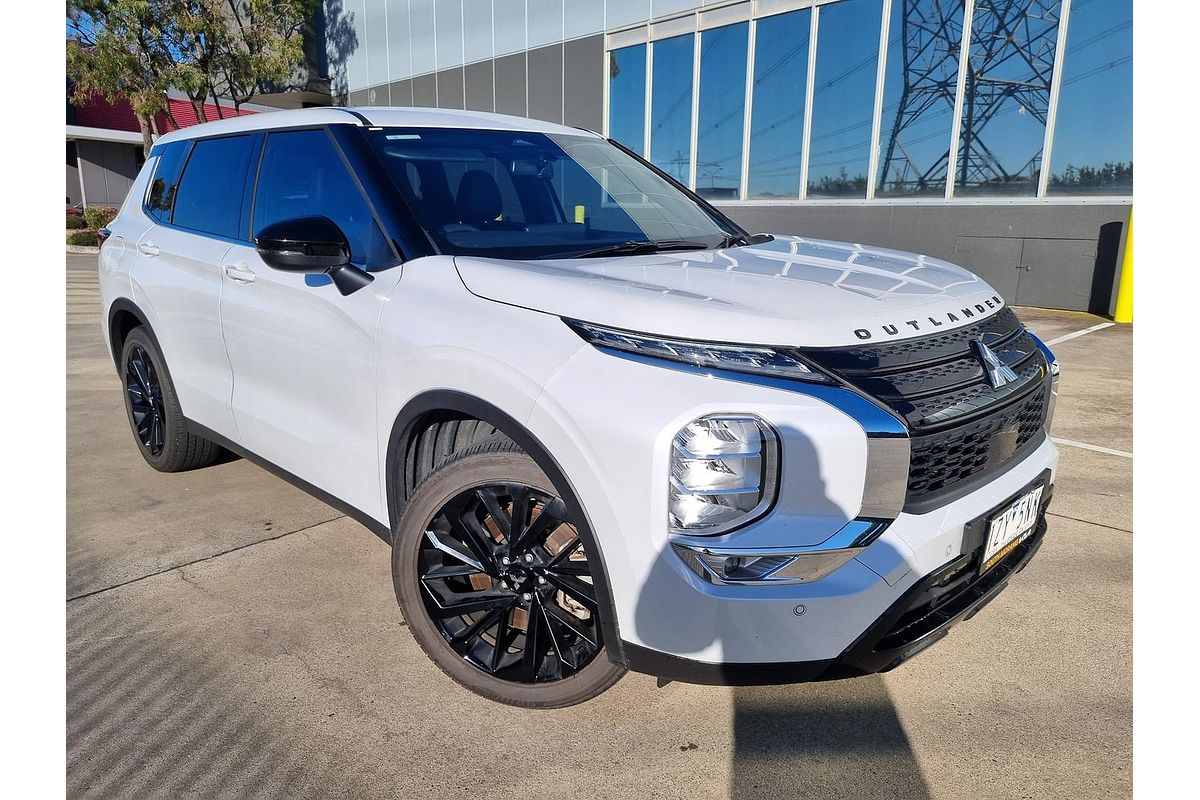 2023 Mitsubishi Outlander Black Edition ZM