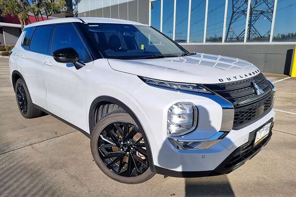 2023 Mitsubishi Outlander Black Edition ZM