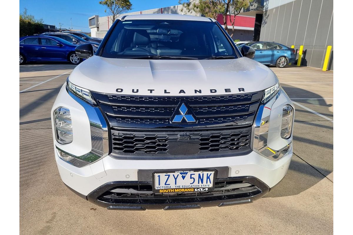 2023 Mitsubishi Outlander Black Edition ZM