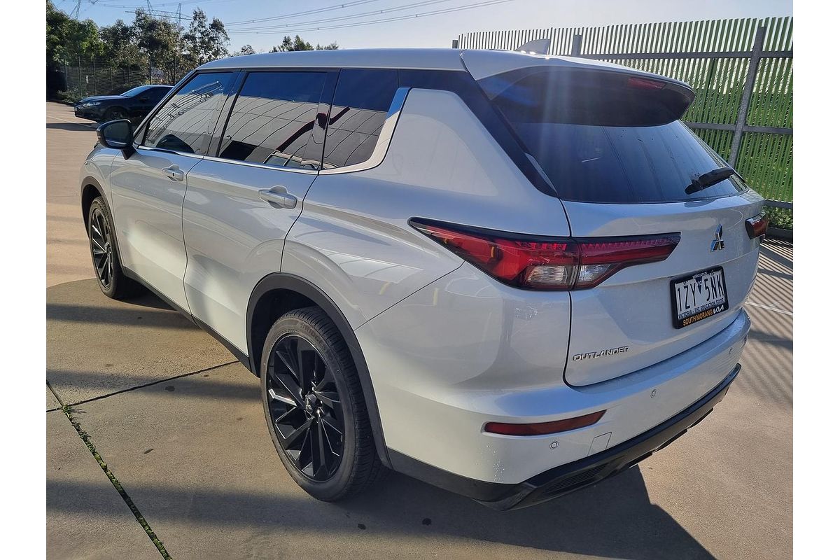 2023 Mitsubishi Outlander Black Edition ZM