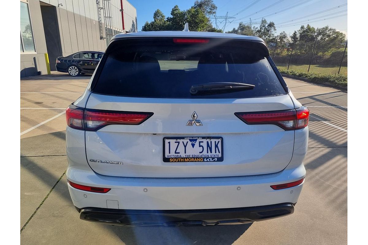 2023 Mitsubishi Outlander Black Edition ZM