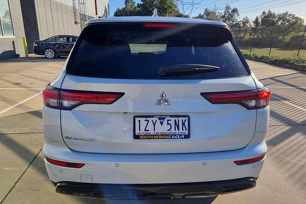 2023 Mitsubishi Outlander Black Edition ZM