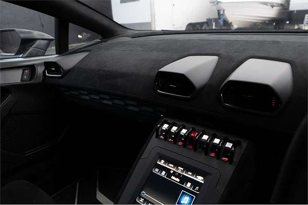 2022 Lamborghini Huracan STO 724