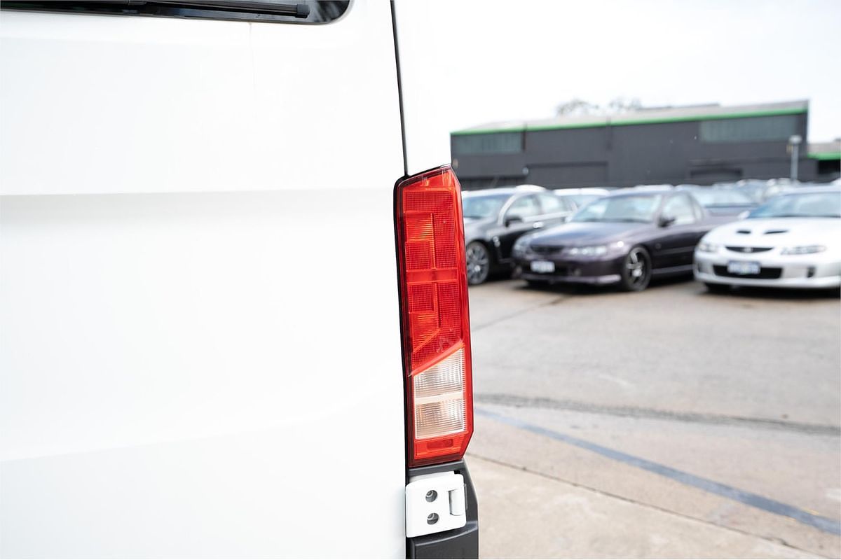 2021 Volkswagen Crafter Minibus TDI410 SY1