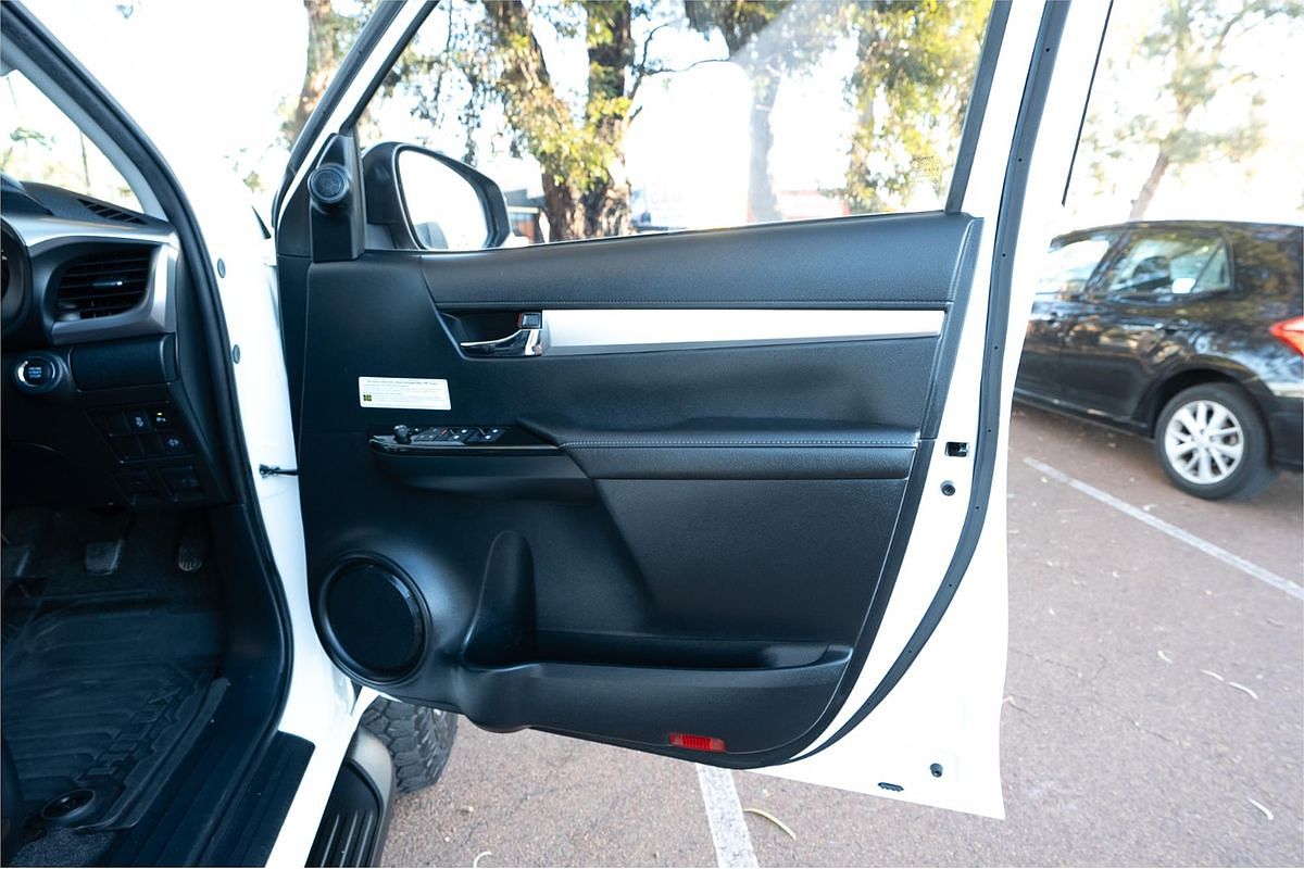 2020 Toyota Hilux SR5 GUN126R 4X4