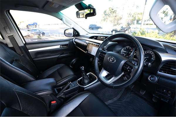 2020 Toyota Hilux SR5 GUN126R 4X4