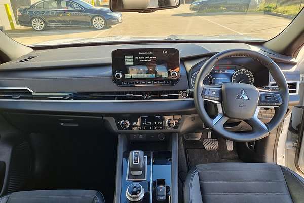2023 Mitsubishi Outlander Black Edition ZM