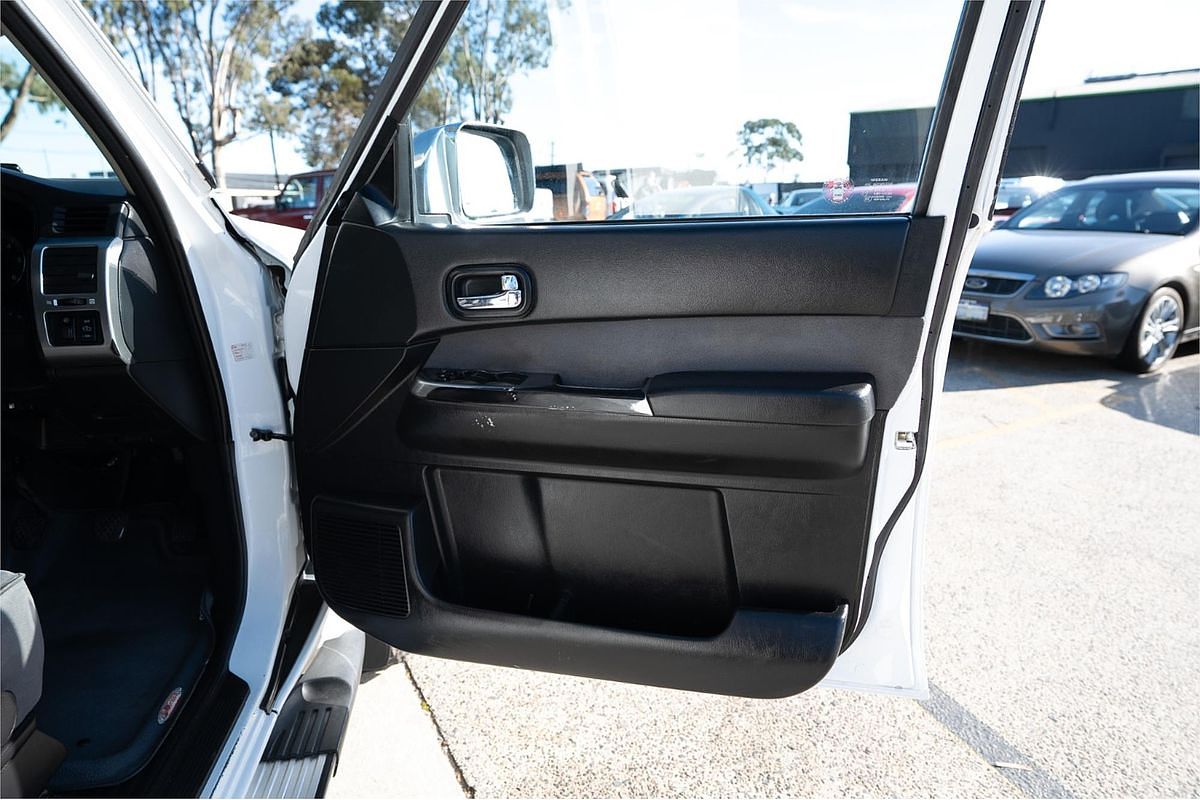 2013 Nissan Patrol ST Y61