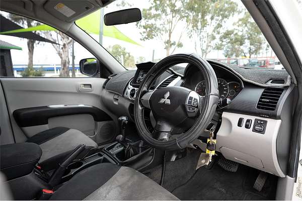 2011 Mitsubishi Triton GL-R MN 4X4