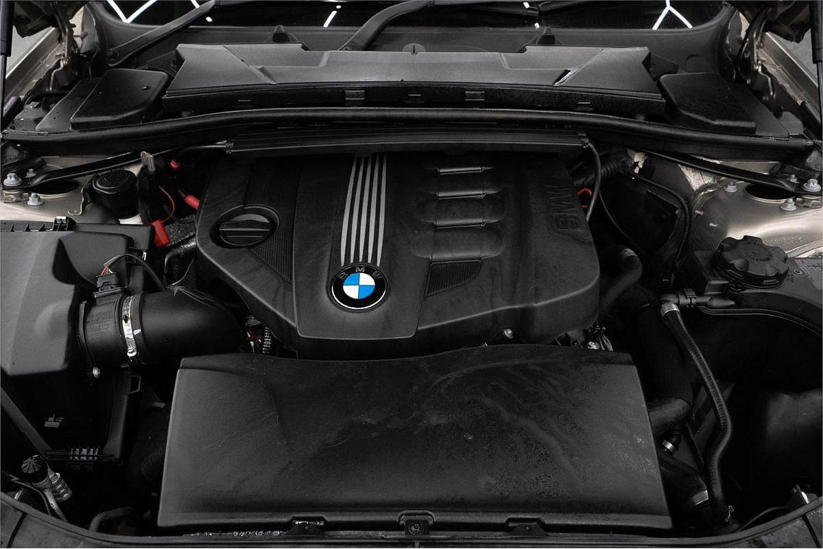 2011 BMW 3 Series 320d Lifestyle E90